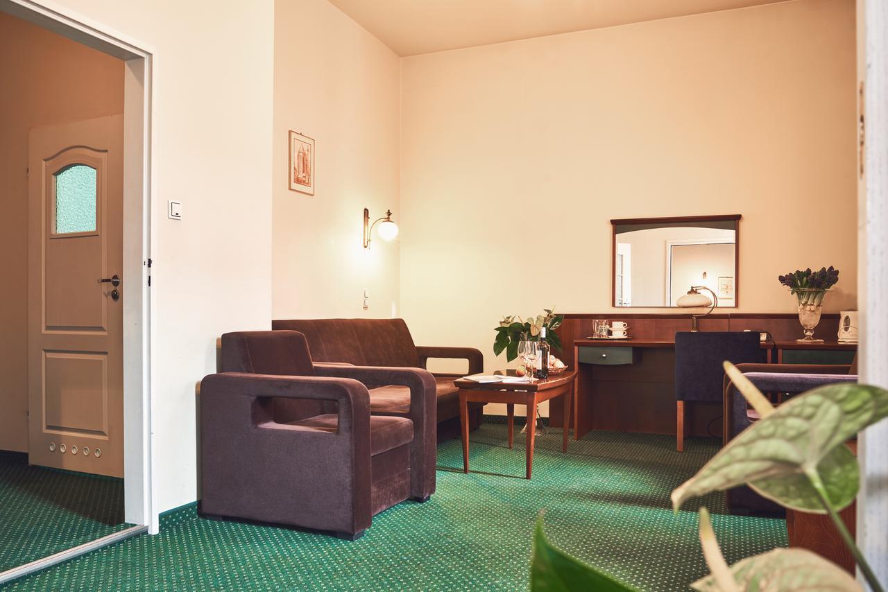 Nobilton Hotel Cracovia Exterior foto